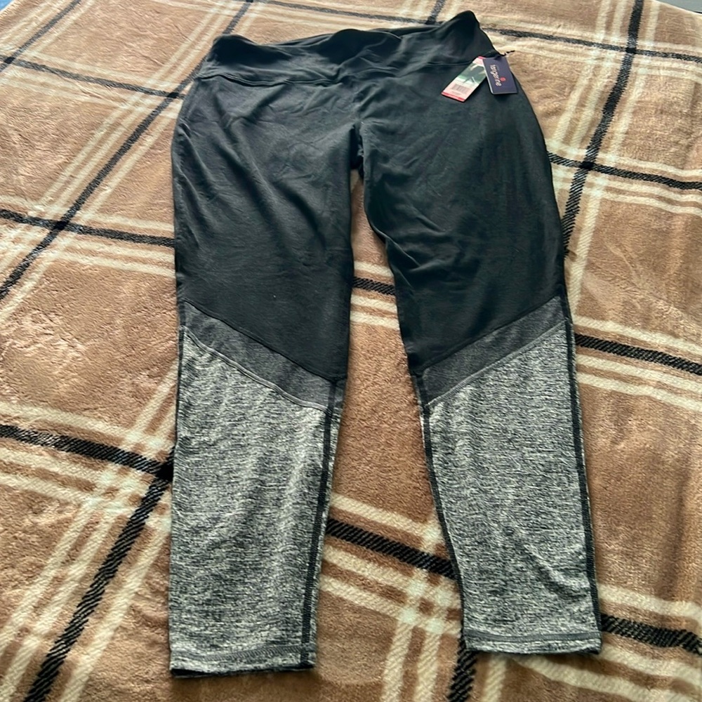 BNWT Serene Tangerine Women’s Color Block Leggings, size XL